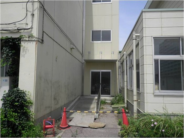 日の出小学校・日の出中学校エレベーター棟災害復旧工事(施工写真1)