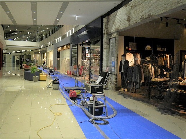 大阪郊外ショッピングモールの通路基礎沈下をJOG工法で夜間復元（施工写真4）